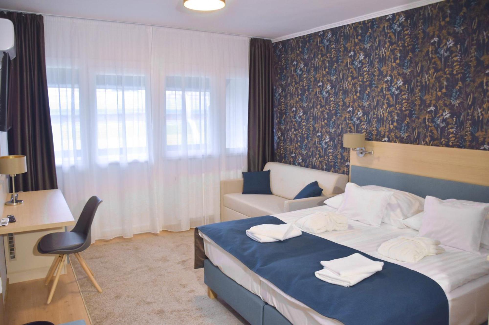 Hoforras Hotel Gyula Exterior photo